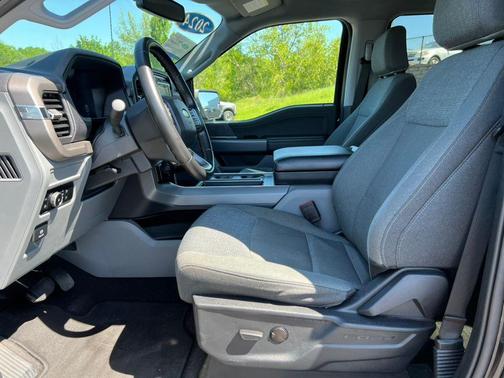 Black Metallic 2024 Ford F-150 XLT