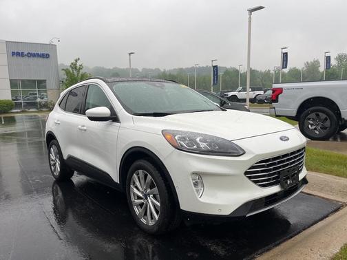 2022 Ford Escape Titanium