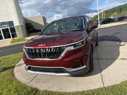 2024 Kia Carnival LX
