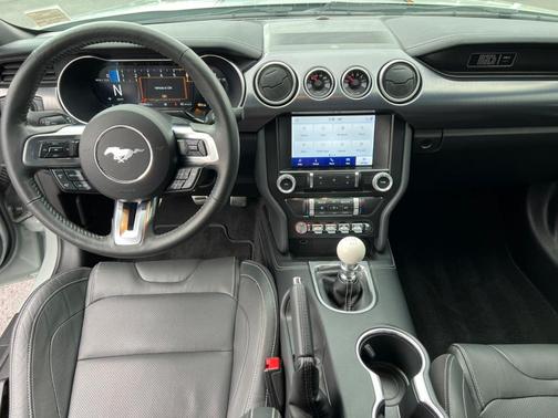 2022 Ford Mustang Mach 1