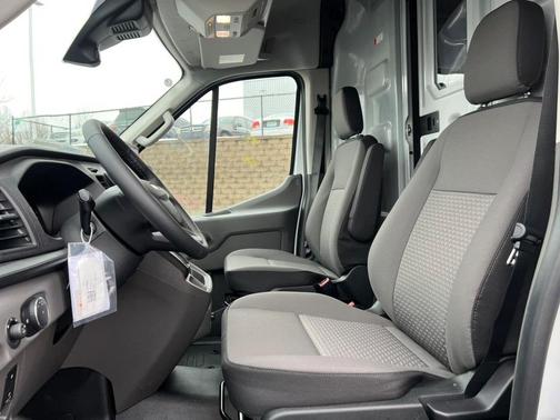 2026 Ford Transit-250 148 WB Medium Roof Cargo