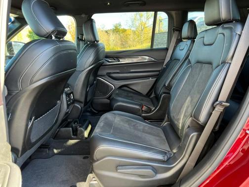 2021 Jeep Grand Cherokee L Laredo