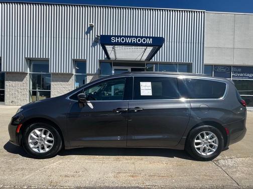 2022 Chrysler Pacifica Touring-L