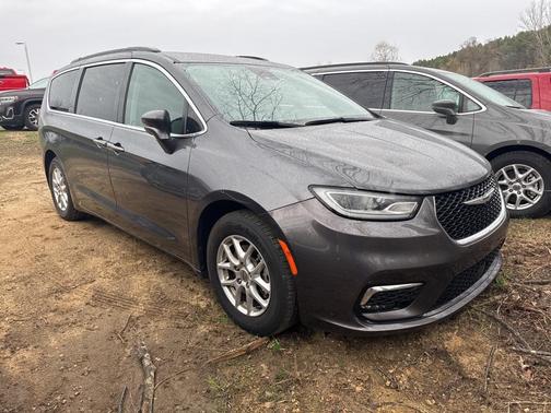 2022 Chrysler Pacifica Touring-L