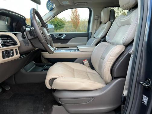 2022 Lincoln Navigator L Reserve