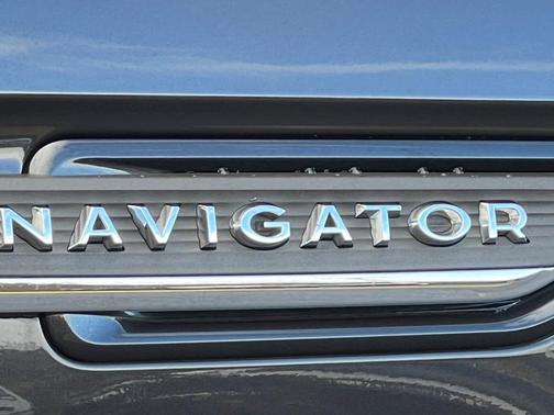 2022 Lincoln Navigator L Reserve