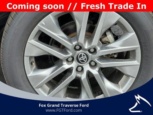 Pearl 2024 Toyota RAV4 XLE Premium