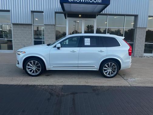 2023 Volvo XC90 B6 Ultimate 6-Seater
