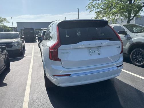 2023 Volvo XC90 B6 Ultimate 6-Seater