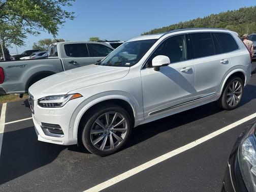 2023 Volvo XC90 B6 Ultimate 6-Seater