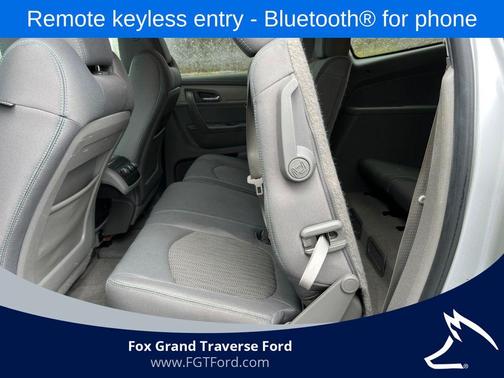 Silver Ice Metallic 2017 Chevrolet Traverse LS