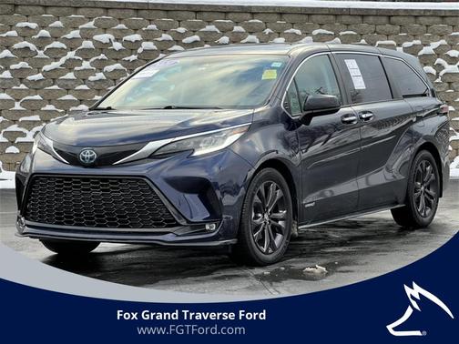 2021 Toyota Sienna XSE 7 Passenger