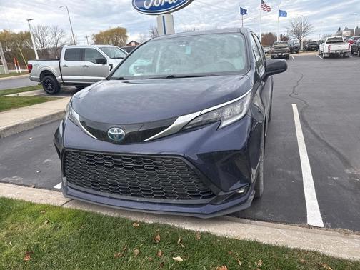 2021 Toyota Sienna XSE 7 Passenger