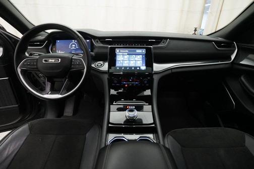 2022 Jeep Grand Cherokee Altitude