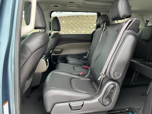 2025 Kia Carnival Hybrid SX