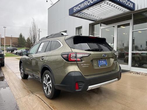 2022 Subaru Outback Touring