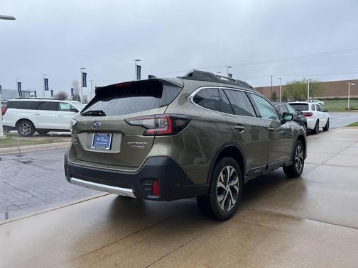 2022 Subaru Outback Touring