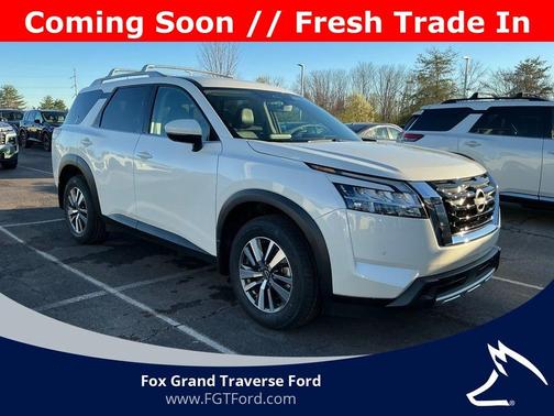 2024 Nissan Pathfinder SV