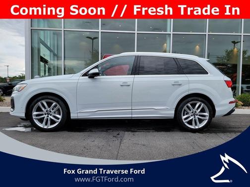Mythos Black Metallic 2025 Audi Q7 55 Premium Plus