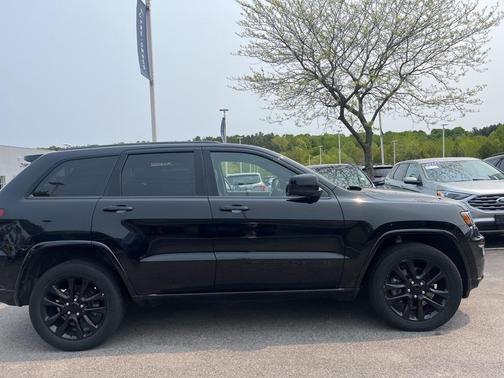 2022 Jeep Grand Cherokee WK Laredo