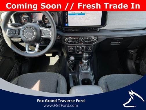 Black Clearcoat 2025 Jeep Wrangler Sahara