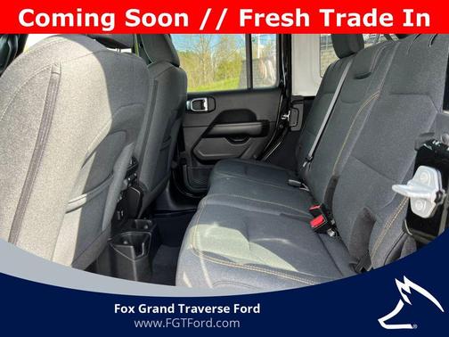 Black Clearcoat 2025 Jeep Wrangler Sahara
