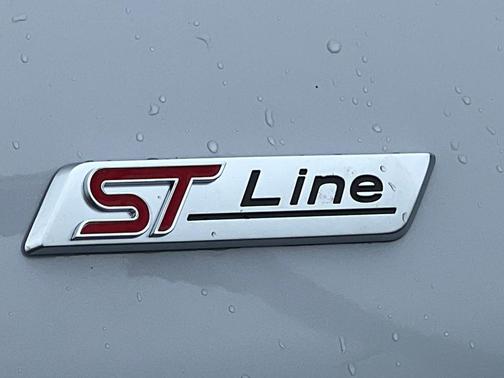 Space White Metallic 2026 Ford Explorer ST-Line