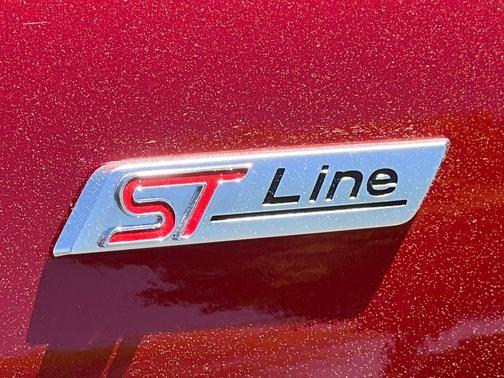 Rapid Red Metallic Tinted Clearcoat 2023 Ford Escape ST-Line Elite