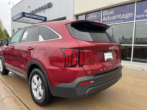 2022 Kia Sorento LX