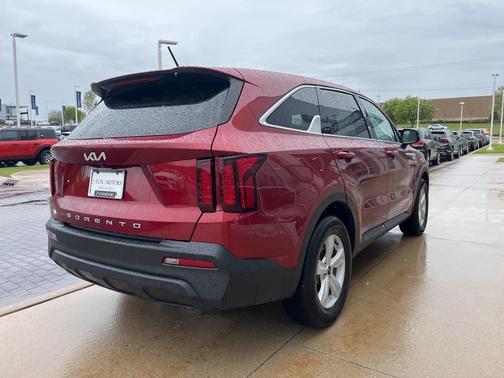 2022 Kia Sorento LX