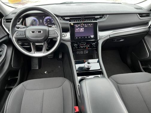 2022 Jeep Grand Cherokee Laredo