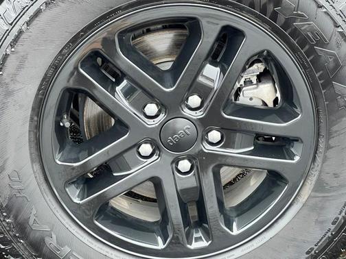 2022 Jeep Grand Cherokee Laredo