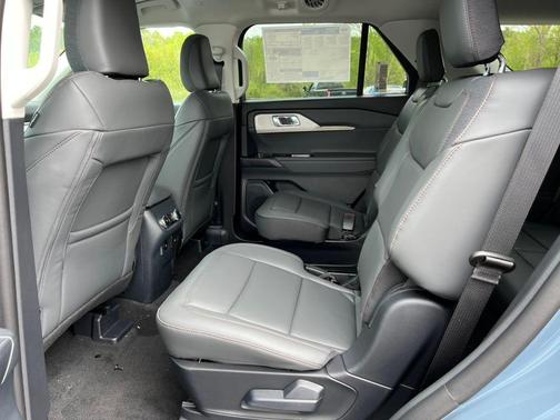 Vapor Blue Metallic 2026 Ford Explorer Active