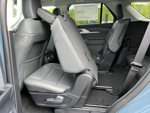 Vapor Blue Metallic 2026 Ford Explorer Active