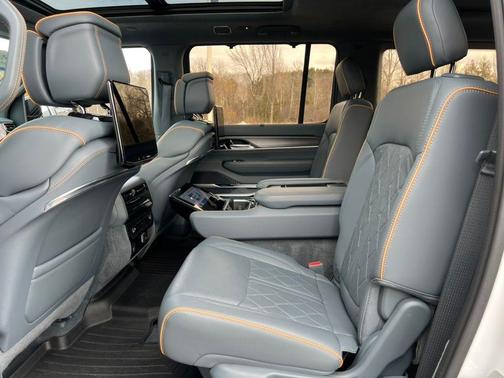 2023 Jeep Grand Wagoneer Series III