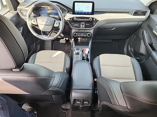 2022 Ford Escape Titanium Hybrid