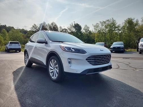 2022 Ford Escape Titanium Hybrid