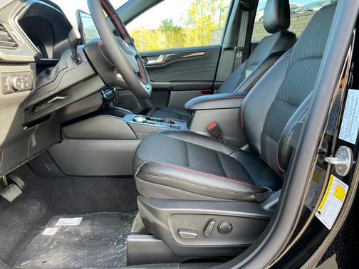 2026 Ford Escape ST-Line Elite