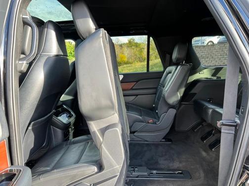 2022 Lincoln Navigator L Reserve