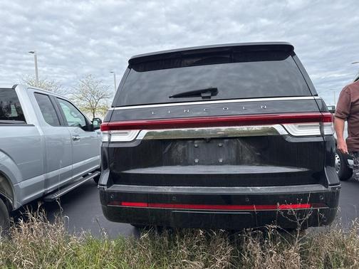 2022 Lincoln Navigator L Reserve