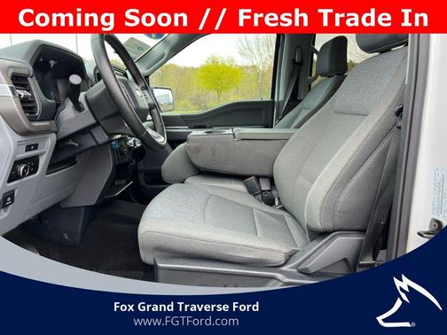Oxford White 2025 Ford F-150 XLT