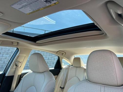 2019 Toyota Avalon Hybrid Limited