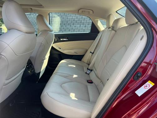 2019 Toyota Avalon Hybrid Limited