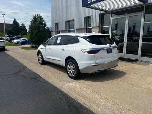 2022 Buick Enclave Essence