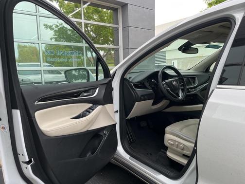 2022 Buick Enclave Essence