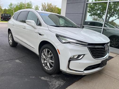 2022 Buick Enclave Essence