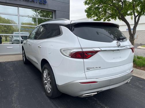 2022 Buick Enclave Essence