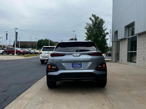 2021 Hyundai KONA SEL