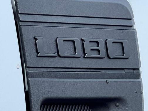 Space White Metallic 2026 Ford Maverick Lobo High