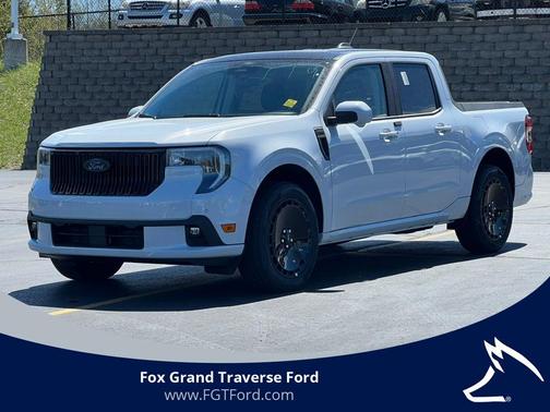 Space White Metallic 2026 Ford Maverick Lobo High